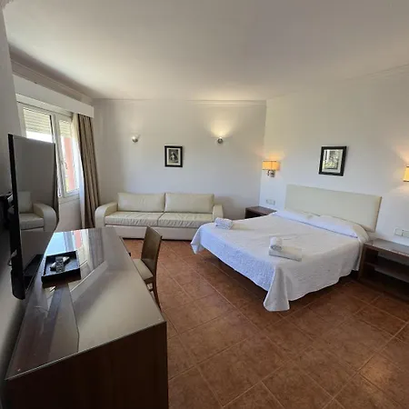 Camelias Hotel 2*