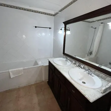 Hotel Camelias